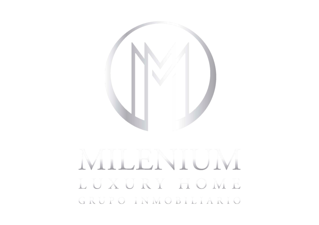 Logo plateado de Milenium Luxury Home con fondo transparente